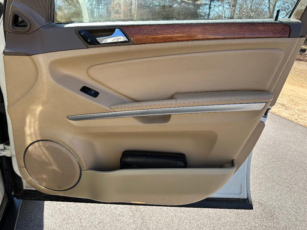 2008 Mercedes-Benz GL-Class GL320 photo